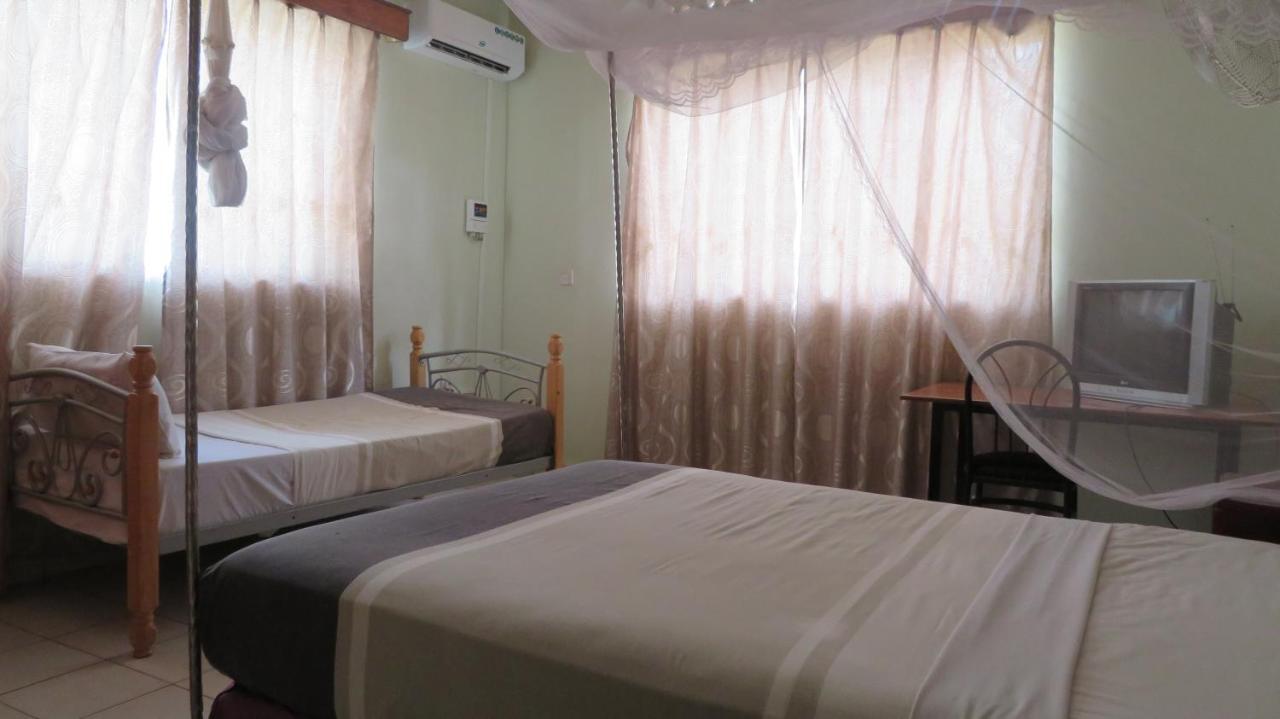 Global Village Hotel Pakwach 외부 사진