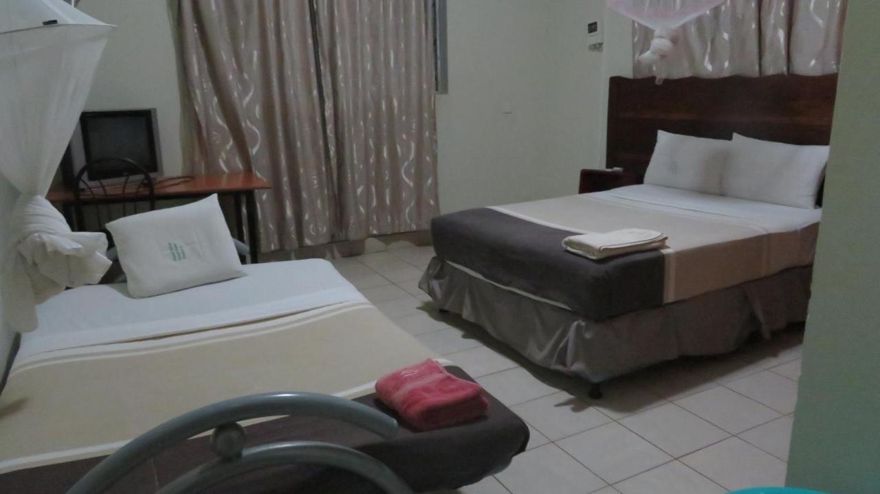 Global Village Hotel Pakwach 외부 사진