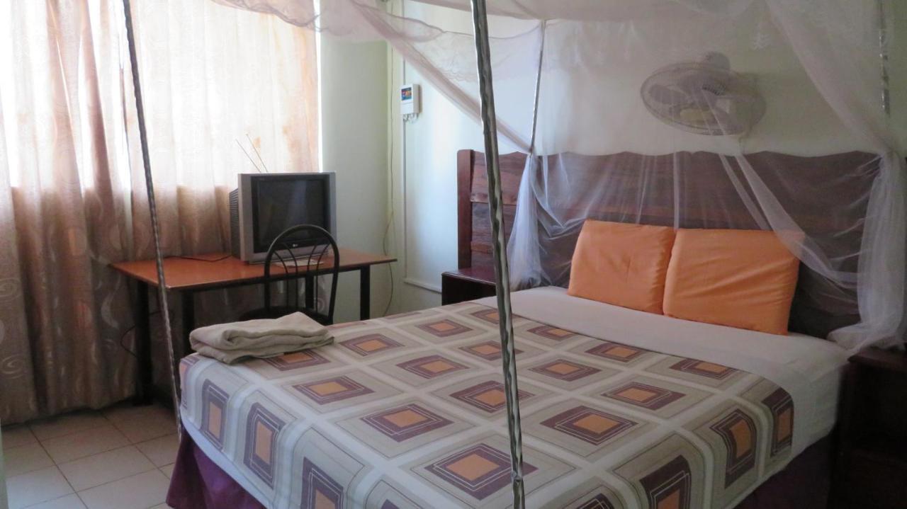 Global Village Hotel Pakwach 외부 사진