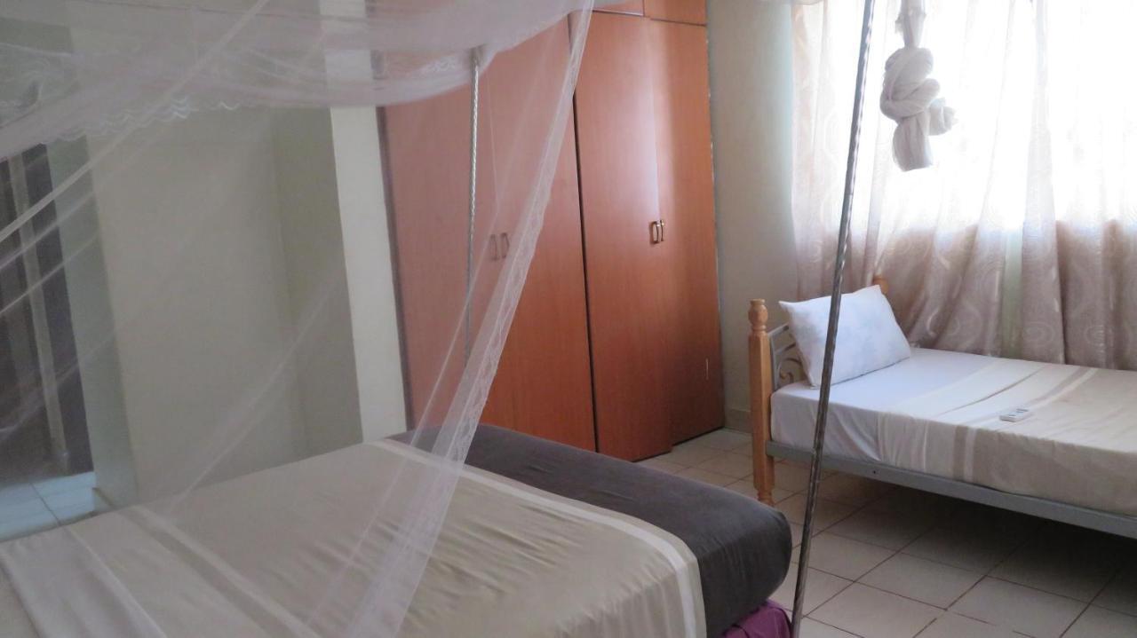 Global Village Hotel Pakwach 외부 사진