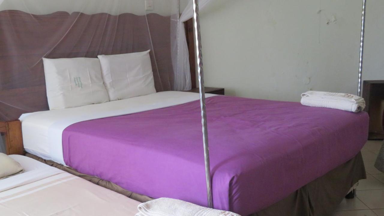 Global Village Hotel Pakwach 외부 사진